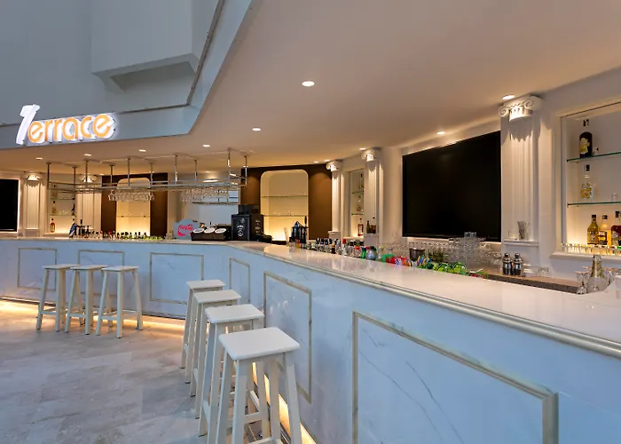 Seven Seas Hotel Blue Sidé