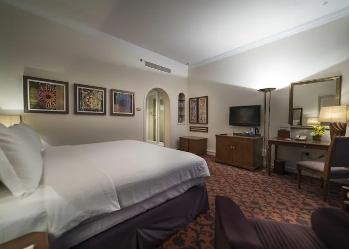 Officers Club & Hotel Abou Dabi