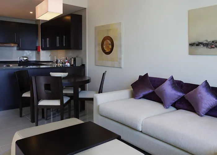 Pullman Dubai Jumeirah Lakes Towers